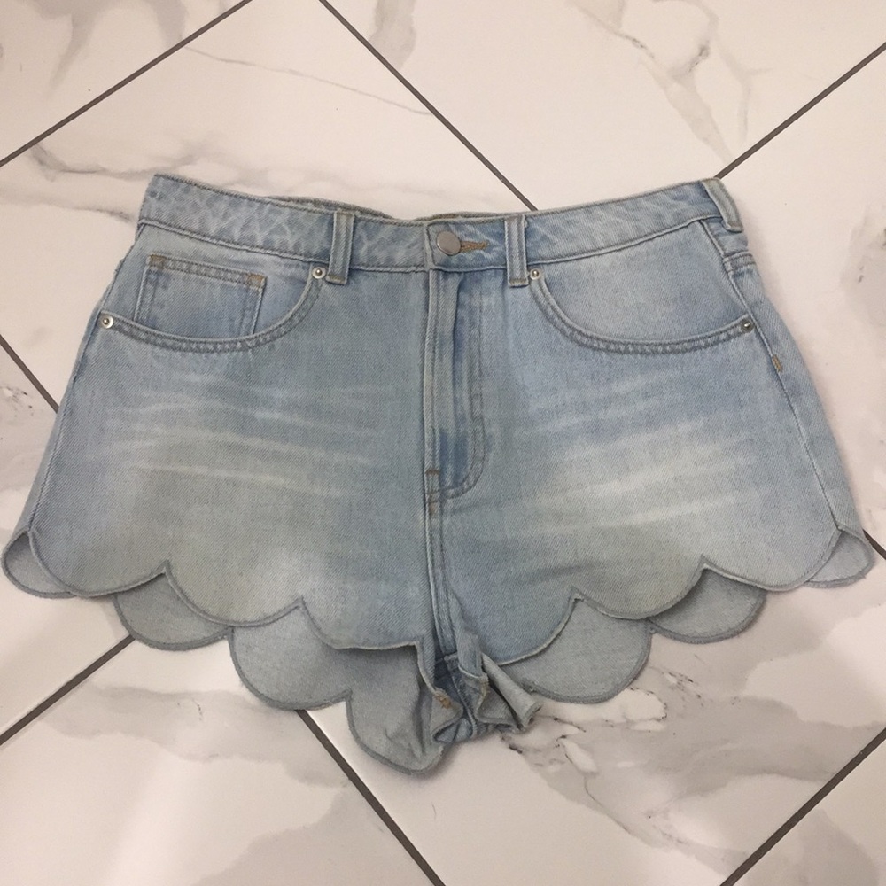 Scalloped Hem Jean Shorts